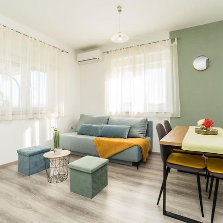 Apartments Matilda Sukošan Eksteriør bilde