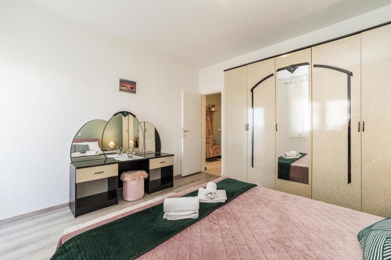 Apartments Matilda Sukošan Eksteriør bilde