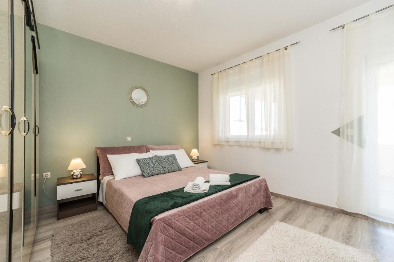 Apartments Matilda Sukošan Eksteriør bilde