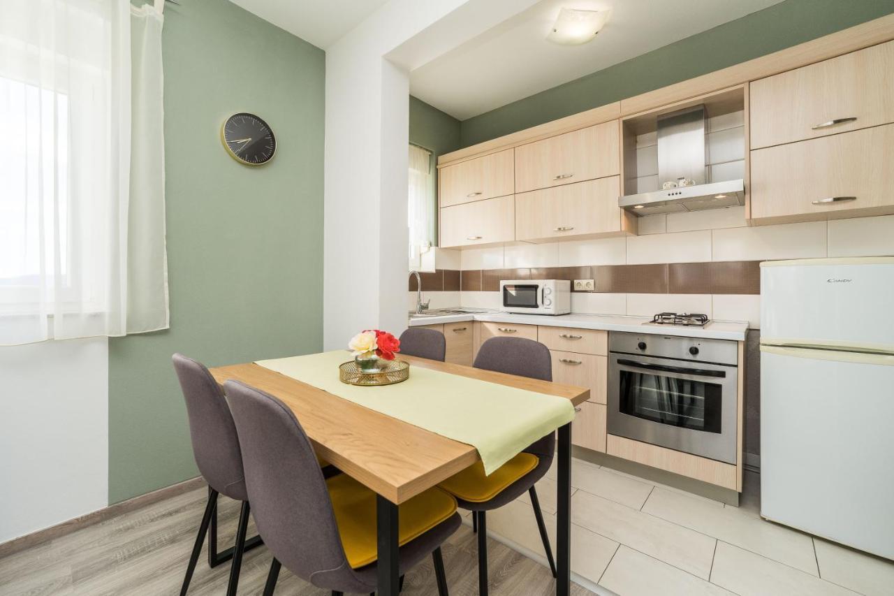 Apartments Matilda Sukošan Eksteriør bilde