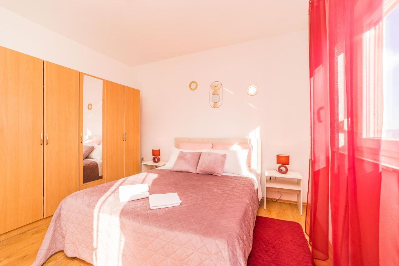 Apartments Matilda Sukošan Eksteriør bilde