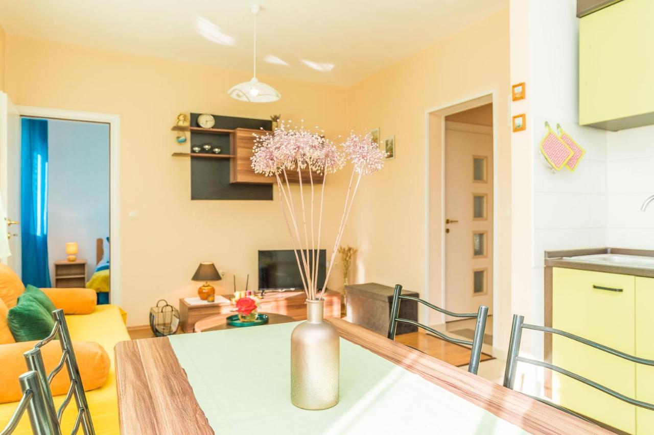 Apartments Matilda Sukošan Eksteriør bilde